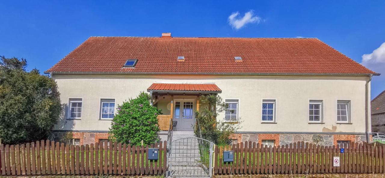 Apartment In Herrenhaus Gross Pinnow Dış mekan fotoğraf